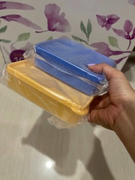 Tupperware small container for 2 slices of bread 250ml - random colour
