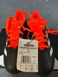 Adidas 兒童足球鞋