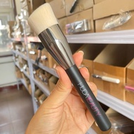 huda beauty makeup brush