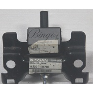ORIGINAL NISSAN NAVARA D40 2008 ENGINE MOUNTING (LEFT ONLY)