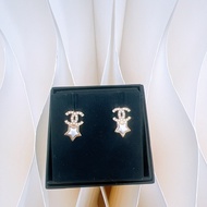 Chanel 24c 雙C白色星星耳環