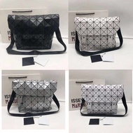 Issey Miyake Bag Japanese Messenger Bag Men's Messenger Bag Geometric Rhombus Shoulder Bag Women's Casual Briefcase