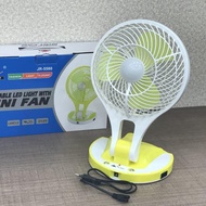 Quạt sạc tích điện mini FAN JR 5580  có đèn led 2 chế độ sáng ( giao màu ngẫu nhiên )
