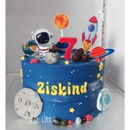 kue ulang tahun planet galaksi / kue tart ultah antariksa astronot - diameter 26 brownies