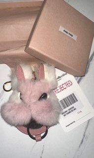 Miumiu 粉紅兔子雙面鏡鎖匙圈/包包掛飾 購自Vestiaire  詳情請看圖片