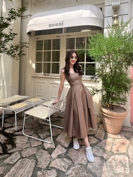PD136 Taupe Midi Dress เดรสผ้าค๊อตต้อน แขนกุด เว้าหลังต่ำ กระโปรงบาน มีกระเป๋ากระโปรง