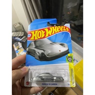 Hotwheels 2024 Porsche 911 Carrera keychain/ car model