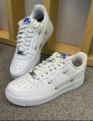 原裝有盒Nike Air Force 1 07 LX"Chrome Luxe" 四鈎 低幫 板鞋 女款 白藍