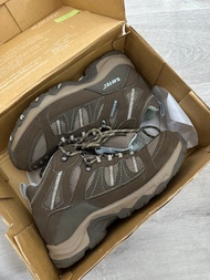 HI-TEC - Women Waterproof Hiking Boots / Shoes 防水爬山鞋  (Size 39)