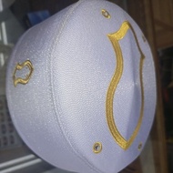 White cap, Black capal