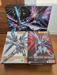 Metal Build Strike Freedom &amp; Destiny Gundam &amp; Wings of Light Option Set with Special Sleeve