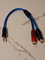 3.5mm 立體聲插頭 公頭 轉雙 RCA 紅白蓮花插頭 音源轉接線 通常被稱為 AUX 轉 RCA 轉接線 採用一分二的 Y 型分接設計