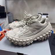 balenciaga bouncer defender 43
