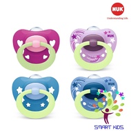 Set of 2 NUK Signature night silicone pacifiers at night