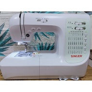 New arrival sewing machine singer brand 40 stitch automatic pushbutton good condition smooth.