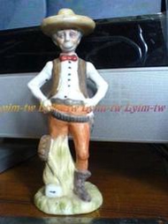便宜的店--歐式鄉村風格陶瓷娃娃-牛仔獵人,陶瓷製-二手復古裝飾