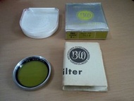 B+W 35.5E Gelbgrun  2X “螺絲牙”  35.5mm 黑白菲林用  Yellow Green 黃綠色濾鏡， 配用 如 Agfa, 東德 Carl Zeiss Jena  50/2.8 Tessar, Meyer 50/2.9 Trioplan 和早期銀色鏡頭.....。黃色濾鏡是適合用在黑白菲林相機，黃色是最基本的，現在售賣這黃綠色 Filter 拍攝黃綠色東西會變成最淺色嘅灰白，主要效果凸顯雲層白色層次高反差!  全新舊貨