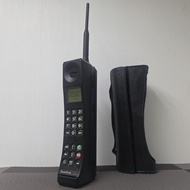 接近全新 二手 Used Smartone 數碼通 902 摩托羅拉 數碼手提電話 Motorola 3300 首代 插卡 末代 水壺 大哥大 收藏級 古董 機身完美 包括皮套 雙挿座快速充電器 電池