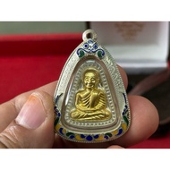 2553 Lp Ngern Silver Gold Made 500 Pcs Number 19 Wat Bang Klang 财佛作曳（小锄头）纯银盖真金面，限量版500粒，编号19。