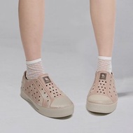 【北歐極光系列】moz瑞典駝鹿雙色洞洞餅乾水鞋(奶蓋霧粉)-附鞋扣