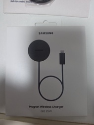 Samsung 磁吸無線充電器 O12 25W