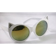 ♞,♘C25:New $7.99 Foster Grant Kids Sunglasses from USA-White