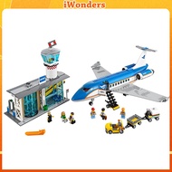 MOC-60104 City Series Airport Aircraft Model Passenger Terminal Building Block Car  (690+/PCS) Creative Model Toy Gift