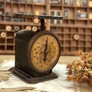 30911-質樸古董磅秤COLUMBIA FAMILY SCALE