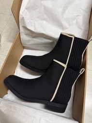 VIVAIA Black Ankle Boots