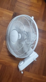 掛牆風扇 Gree White Wall Fan
