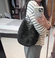 同蔡依林手作商品的菜籃子編織包