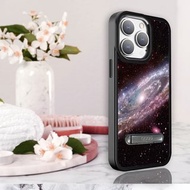 iPhone 15 14系列 軍規防摔鋁合金鏡頭框立架手機殼-銀河