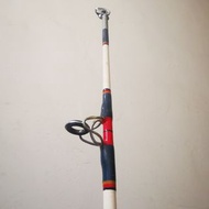 大魚竿jigging rod船鐵板竿 南油鐵板魚竿2。南油必備，shakespeare since 1897，Mark 2 鯊魚竿 大魚竿