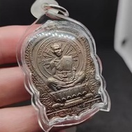 🎖️【龙婆坤 2537 骑猪自身热门模｜Ner Nawaloha 九宝铜】🔥✨坤爷十大热门自身圣物之一！✨骑猪自身又称“彩票自身”，佩戴者好运连连、逢凶化吉！🔸 材质：九宝铜（Ner Nawaloha