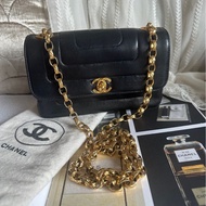 香奈兒翻蓋包 雕花鏈 鏈條包 通花鏈 黑色皮 CC 金鍊  側背包 斜背包 古董包  Vintage chanel black flap chain bag classic flap rare