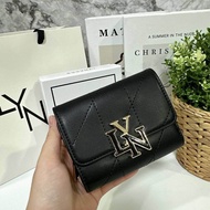 กระเป๋าสตางค์ lyn ใบสั้น  ขนาด 4.5 นิ้ว  Outlet 💯%