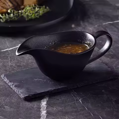 Ceramic Gravy Boats Creative Solid Color Design Steak Sauce Pot 220ml with Handle Gravy Boats Househ