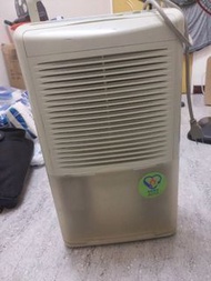 HITACHI 二手日立除濕機 RD60SP 最穩 定口碑最好超耐用的除濕機 6L