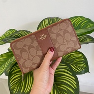 กระเป๋าสตางค์ใบยาว เปิด-ปิดกระเป๋าด้วยซิปรอบ COACH่ Accordion Zip Wallet in Signature Coated Canvas 