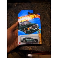 Hotwheels regular Mercedes Benz 500E