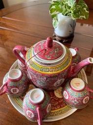 一套萬壽無疆茶杯茶壺