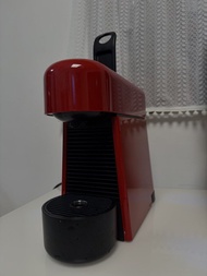 Nespresso 鮮紅色 capsule 咖啡機