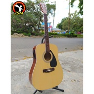 Gitar Akustik Elektrik model Yamaha Jumbo