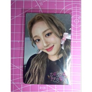 Pc OFFICIAL YVES LOONA PHOTOCARD