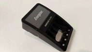 90% 新 Energizer 勁量 ni-MH CHVCM4-UK 充電器 (另附 2 顆舊 GP 2600 mAh AA 及 6 顆舊 GP 650 mAh AAA 充電電池)