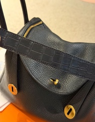 Hermes Lindy 26 黑色TC金扣 肩帶拼鱷魚皮 21年澳門專櫃齊單