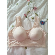Aoa bra size 36/90 B C light pink skin color