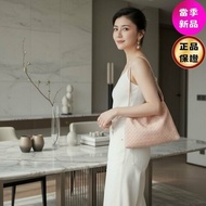 🌺2026春夏新品特價上市🌺Bottega Veneta 796728 編織小牛皮抽繩福袋包 粉色