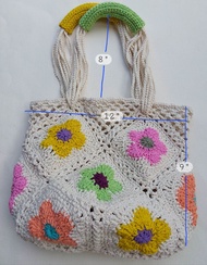 กระเป๋าถักโครเชต์ (granny square bag) by DaCraftHouse ลายดอกไม้สีหวาน สไตล์สาวญึ่ปุ่น ถักด้วยเชือกฟอ