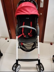Combi F2 輕便嬰兒車